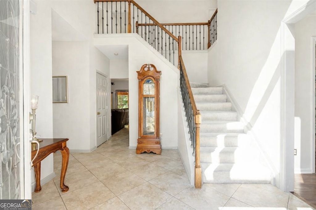 Photo of 1895 OAK TREE Hollow, Alpharetta, GA 30005 (MLS # 10690586)