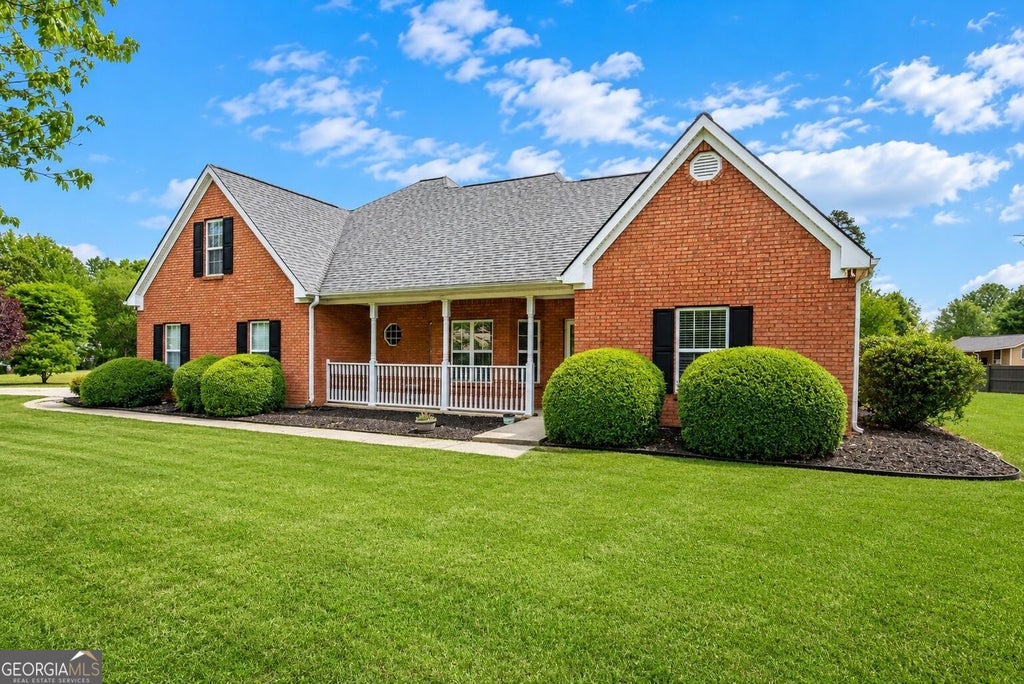 Photo of 3057 Biltmore Woods Drive, Buford, GA 30519 (MLS # 10872211)