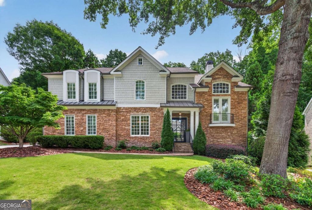 Photo of 800 Lake Summit Drive, Atlanta, GA 30342 (MLS # 10775582)