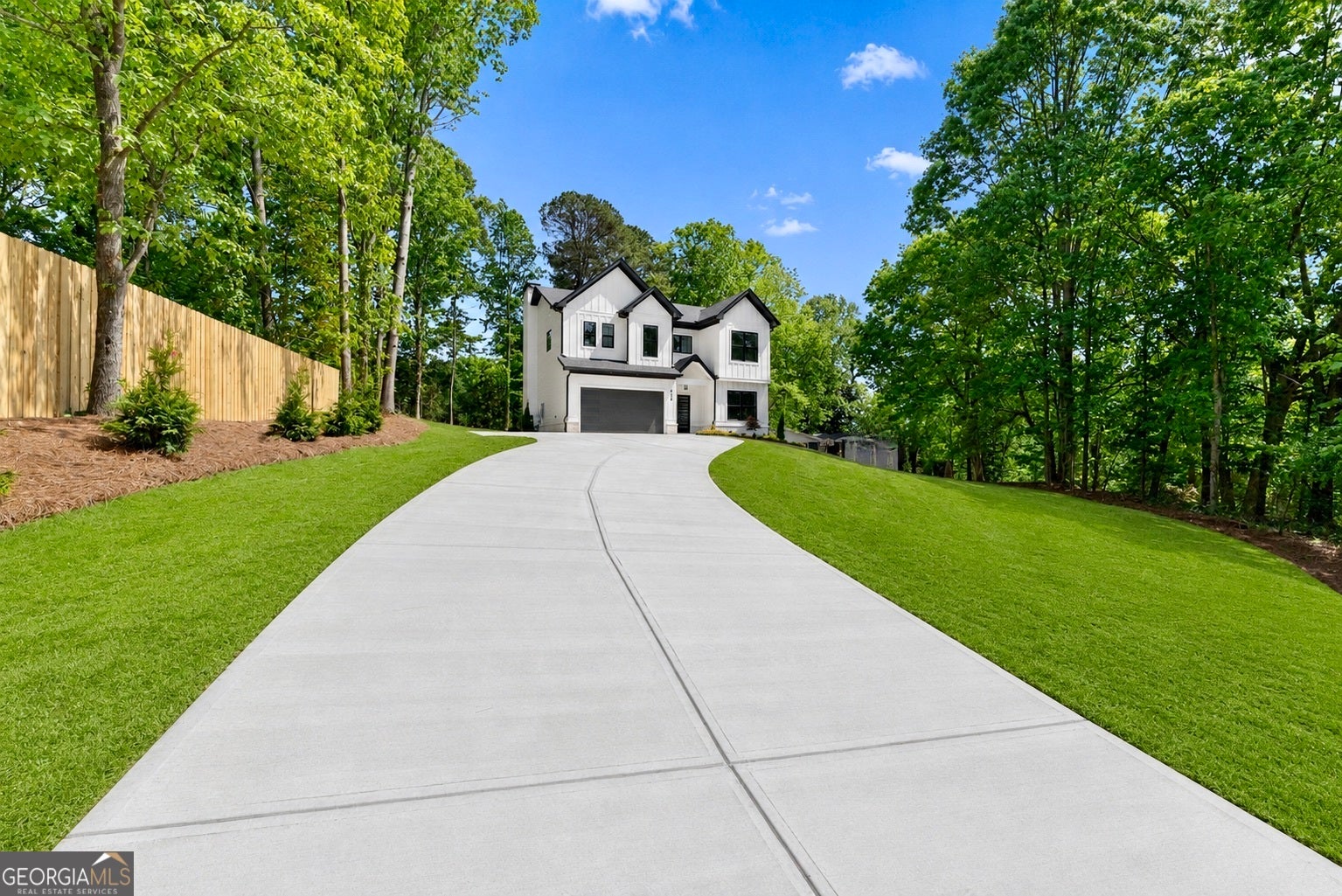 5019 Nichols DR