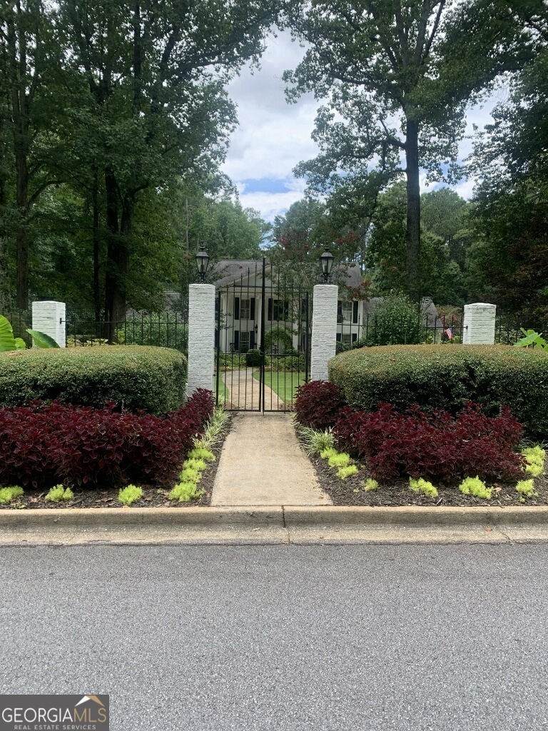 1700 Chartwell TRCE