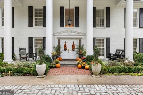 1700 Chartwell TRCE Stone Mountain GA 30087
