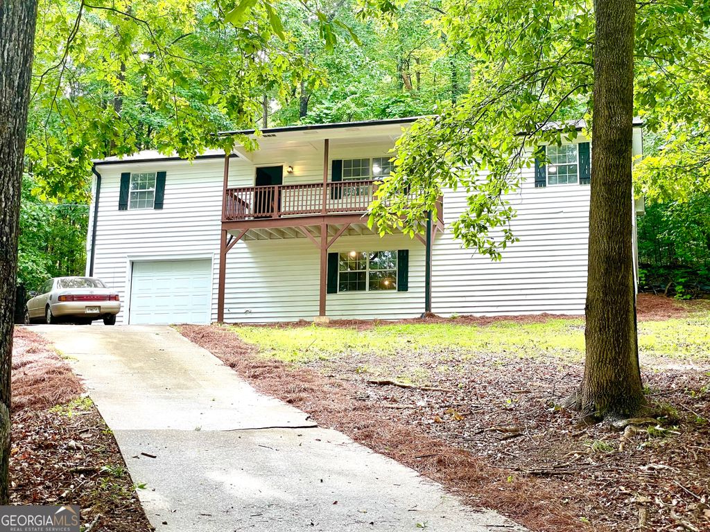 Photo of 5019 Peach Mountain Circle, Gainesville, GA 30507 (MLS # 10729930)