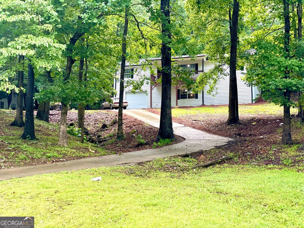 Photo of 5019 Peach Mountain Circle, Gainesville, GA 30507 (MLS # 10729930)