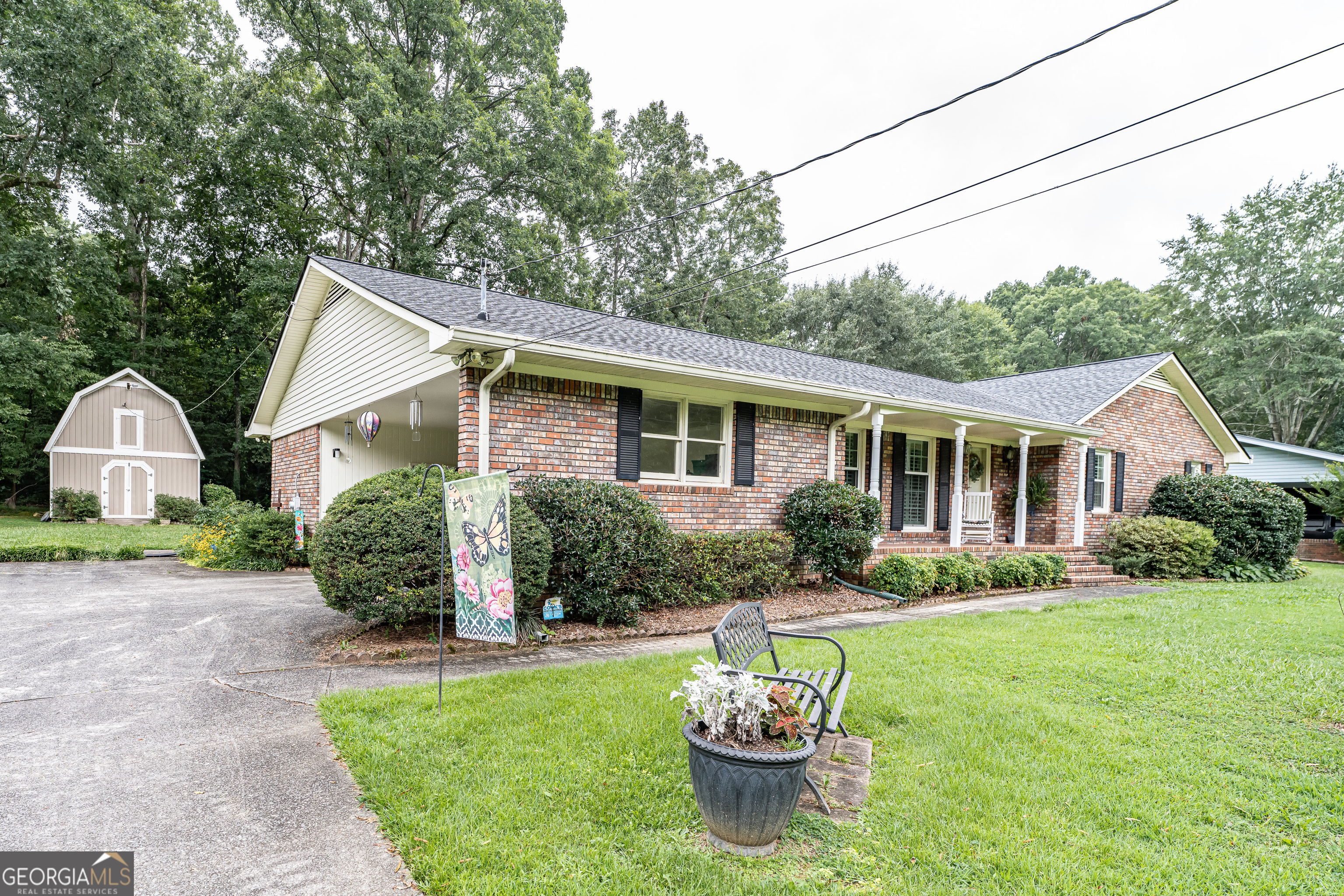 16 Cinnamon LN NE