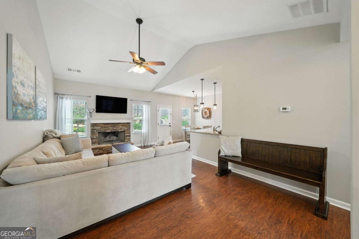 119 Kestrel CT E