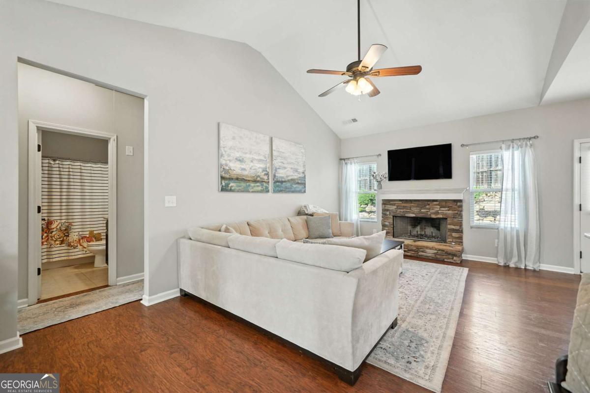 119 Kestrel CT E