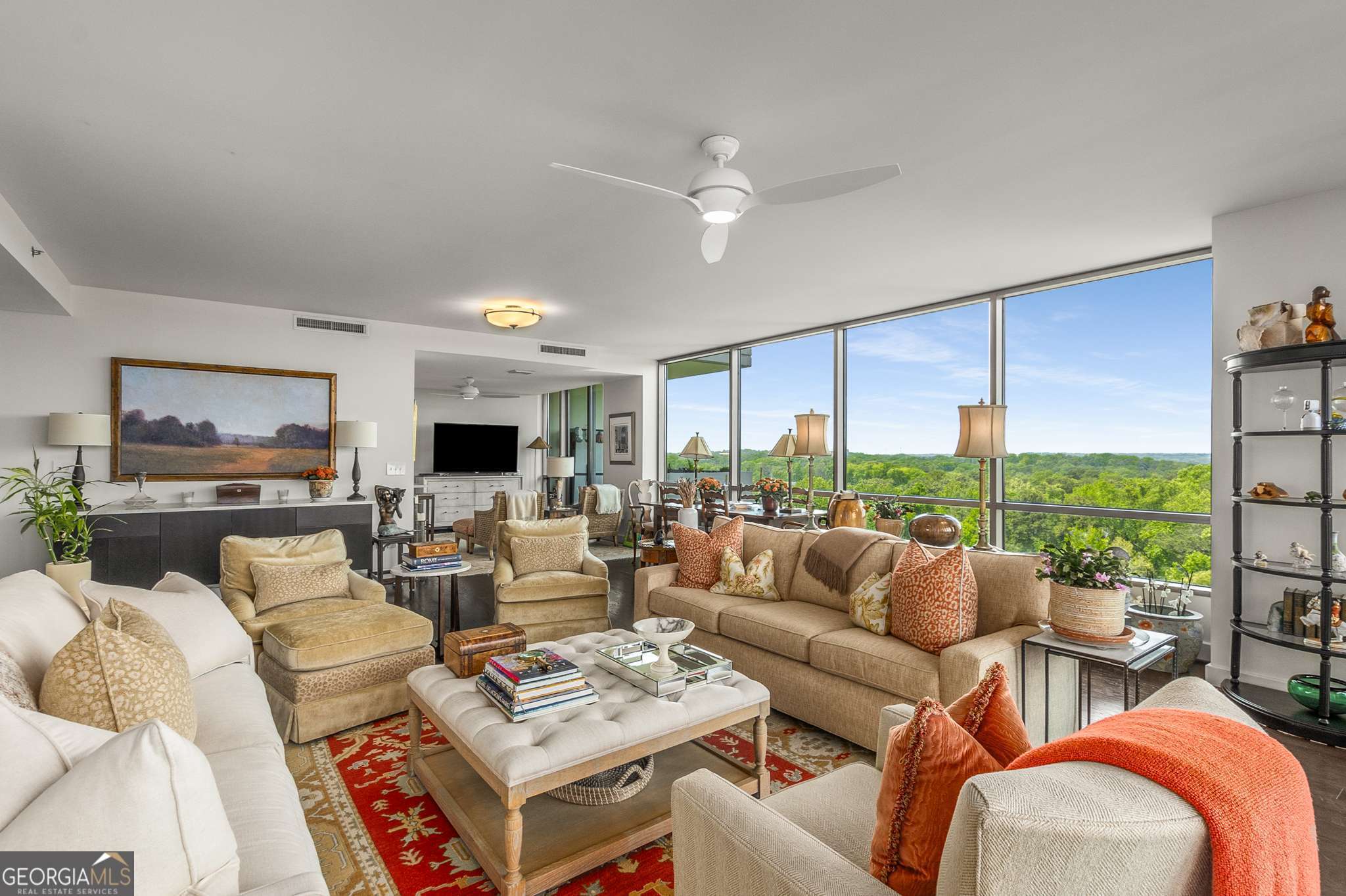 700 Park Regency PL NE 1407
