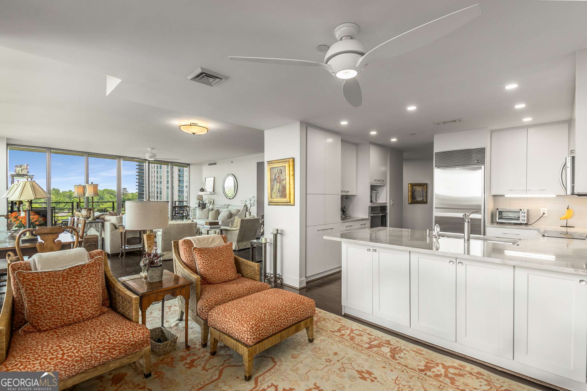 700 Park Regency PL NE 1407
