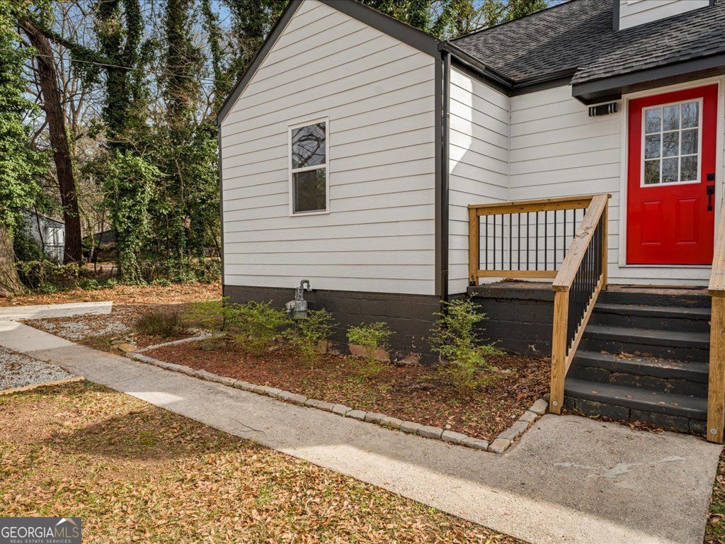 Photo of 1956 Washington Road, Atlanta, GA 30344 (MLS # 10677817)