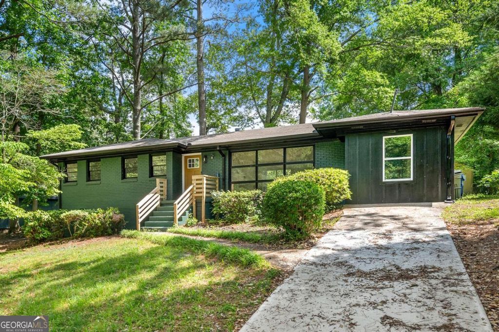 Photo of 1760 Detroit Avenue NW, Atlanta, GA 30314 (MLS # 10697001)