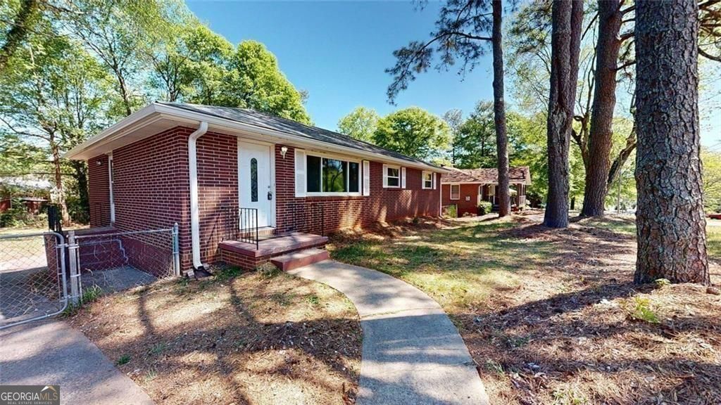 Photo of 8 Larose Drive SW, Marietta, GA 30060 (MLS # 10729763)