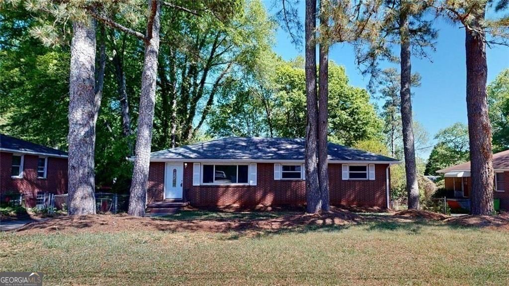 Photo of 8 Larose Drive SW, Marietta, GA 30060 (MLS # 10729763)