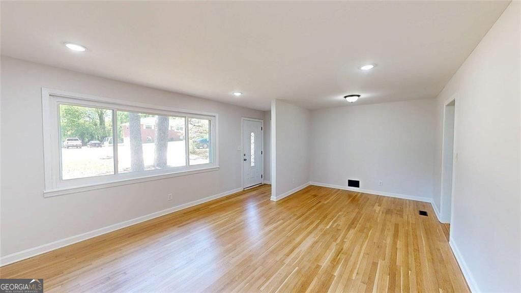 Photo of 8 Larose Drive SW, Marietta, GA 30060 (MLS # 10729763)