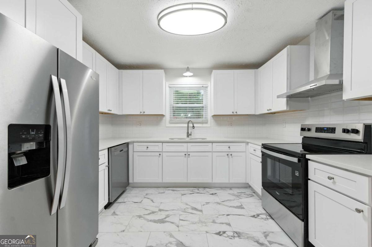 6649 SW Valley Hill DR