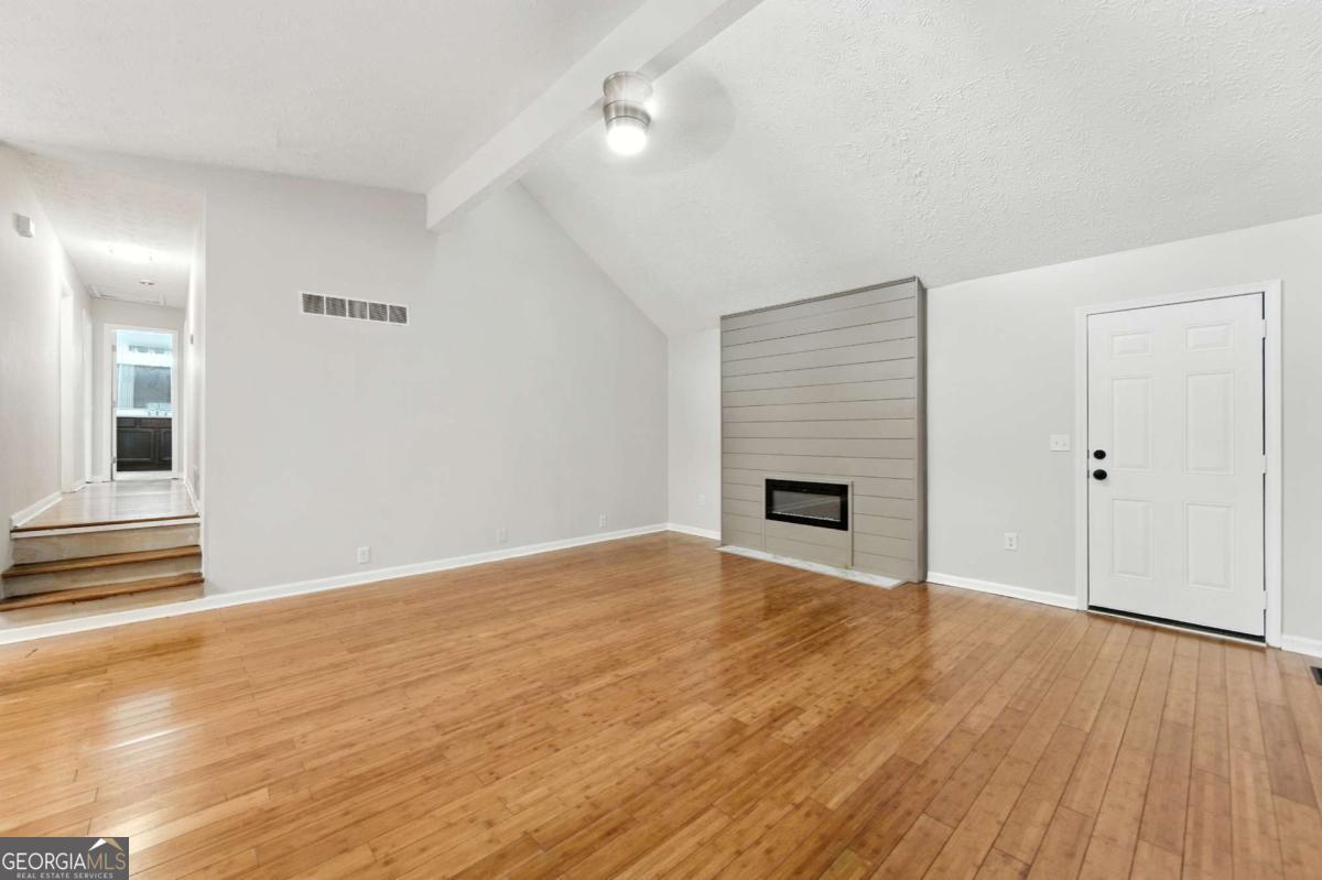 6649 SW Valley Hill DR