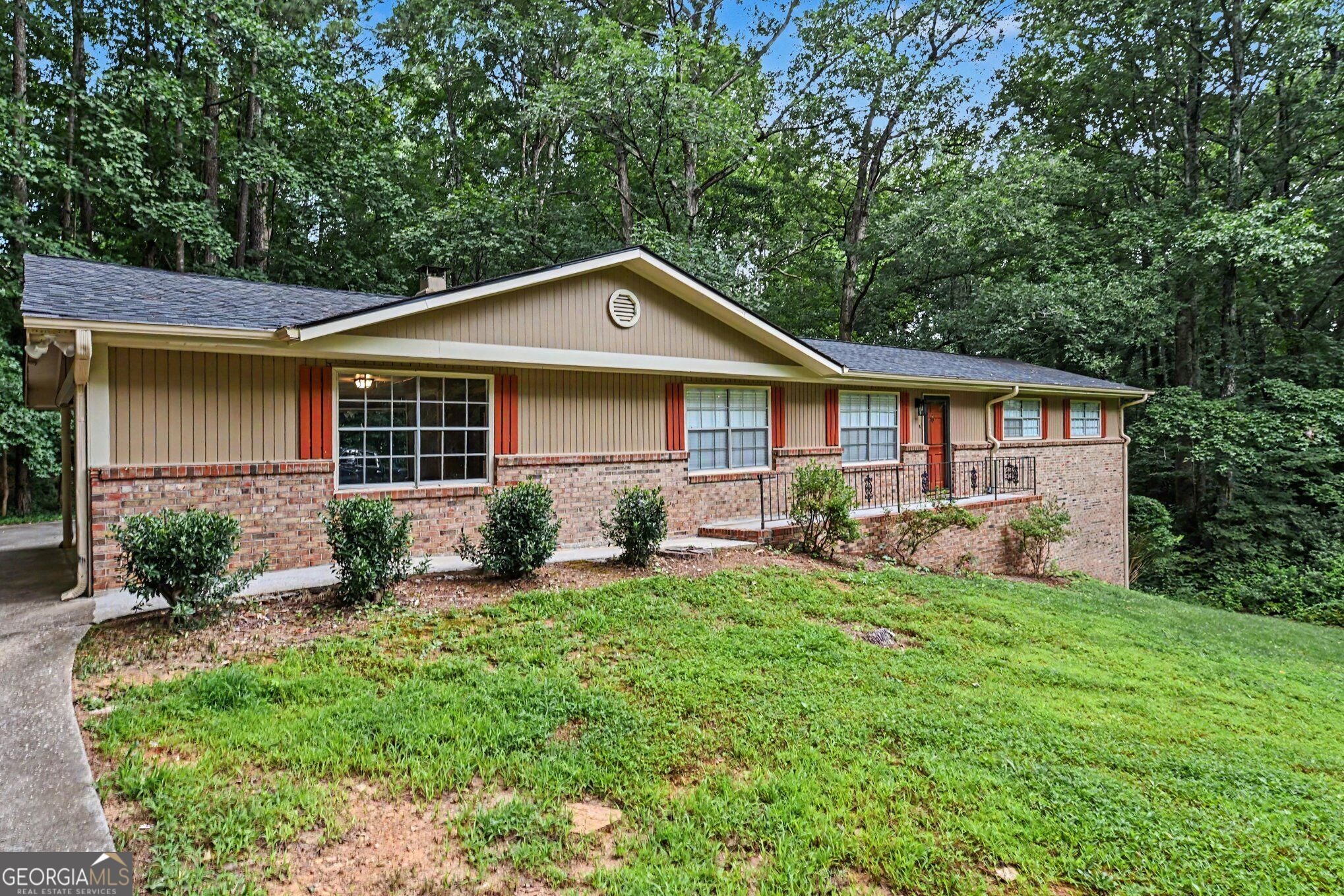 2216 Chestnut Log DR