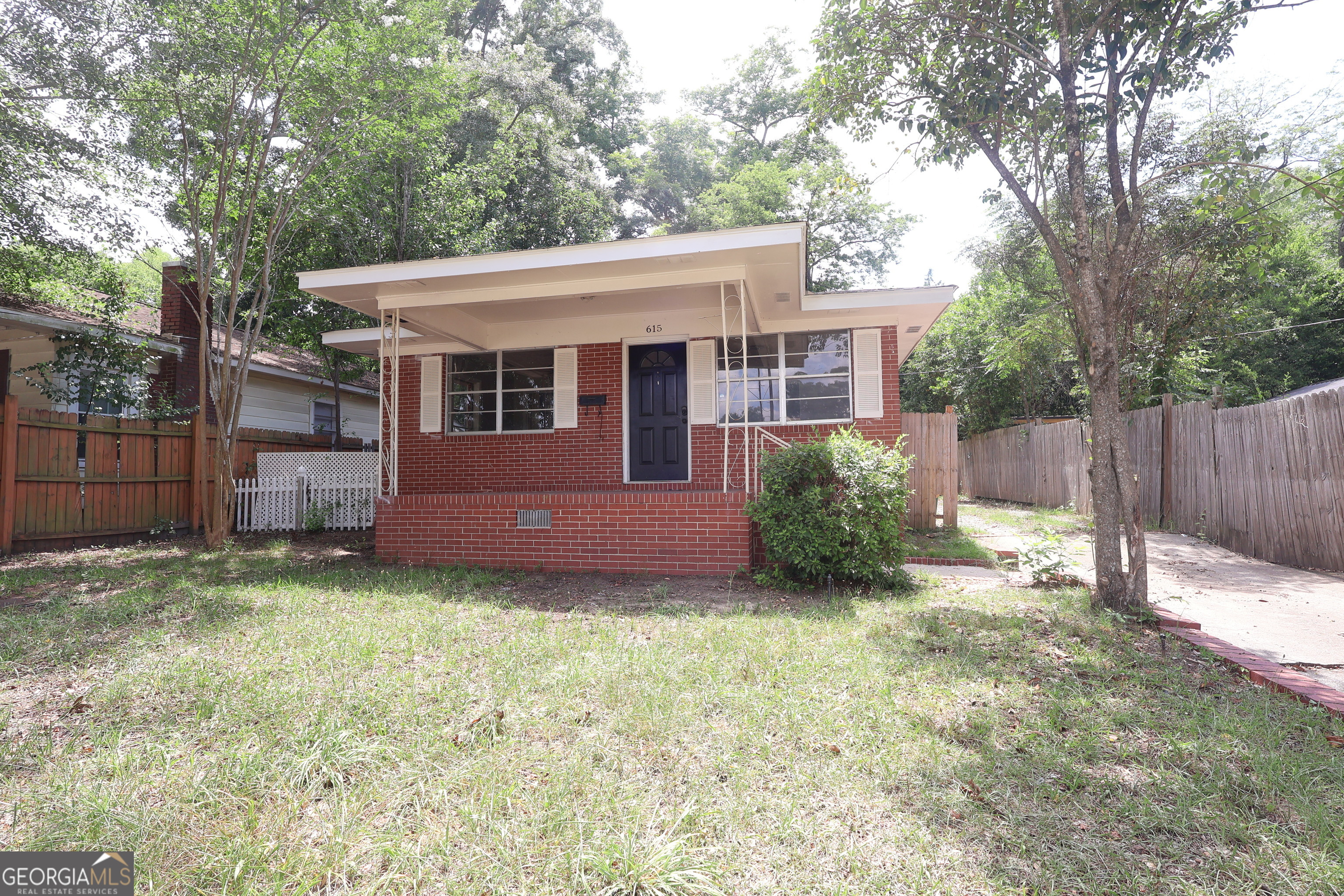 Photo 1 of 22 — 615 Jefferson ST, Milledgeville, GA 31061