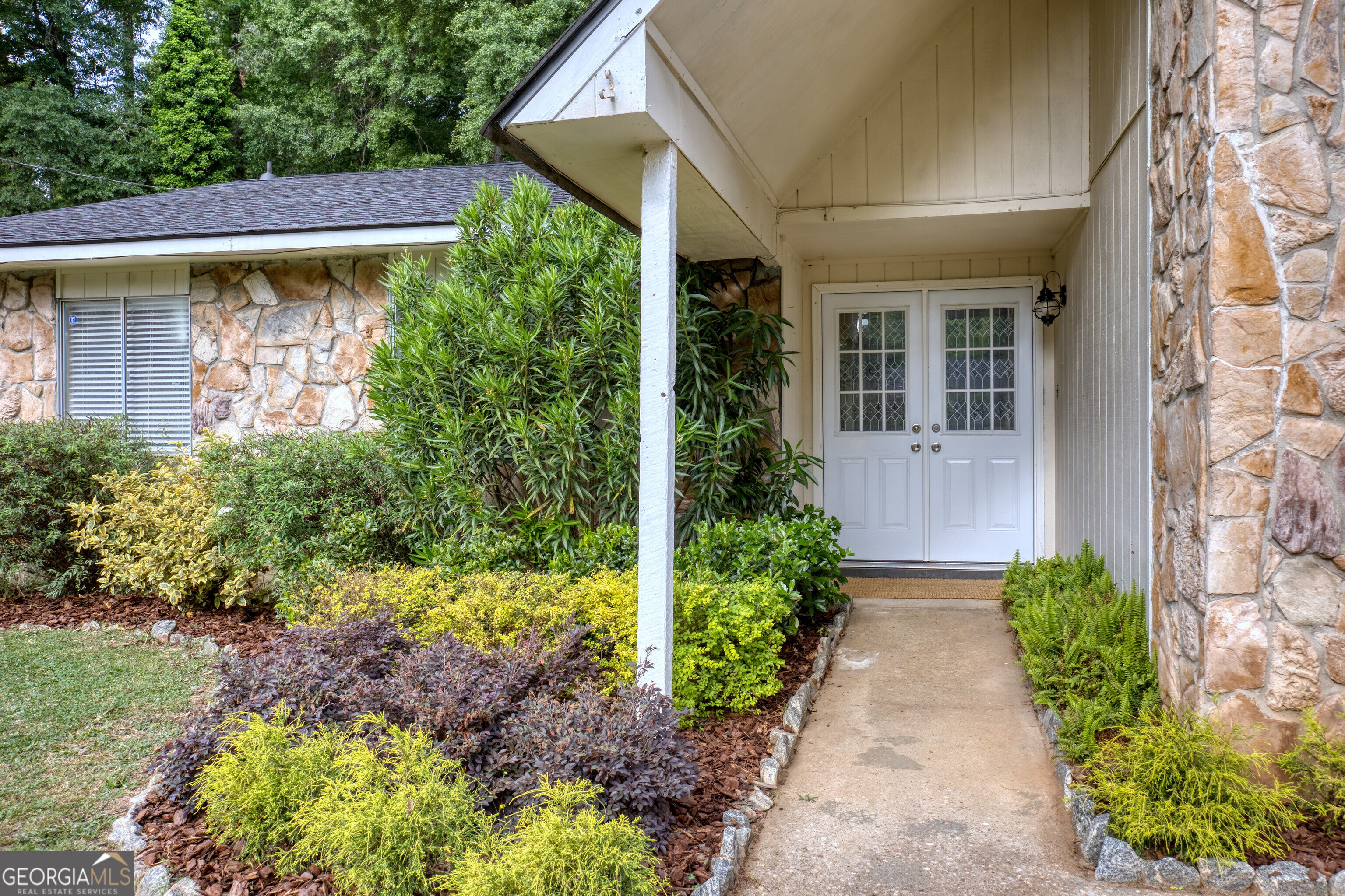 6517 Charter Oaks CIR