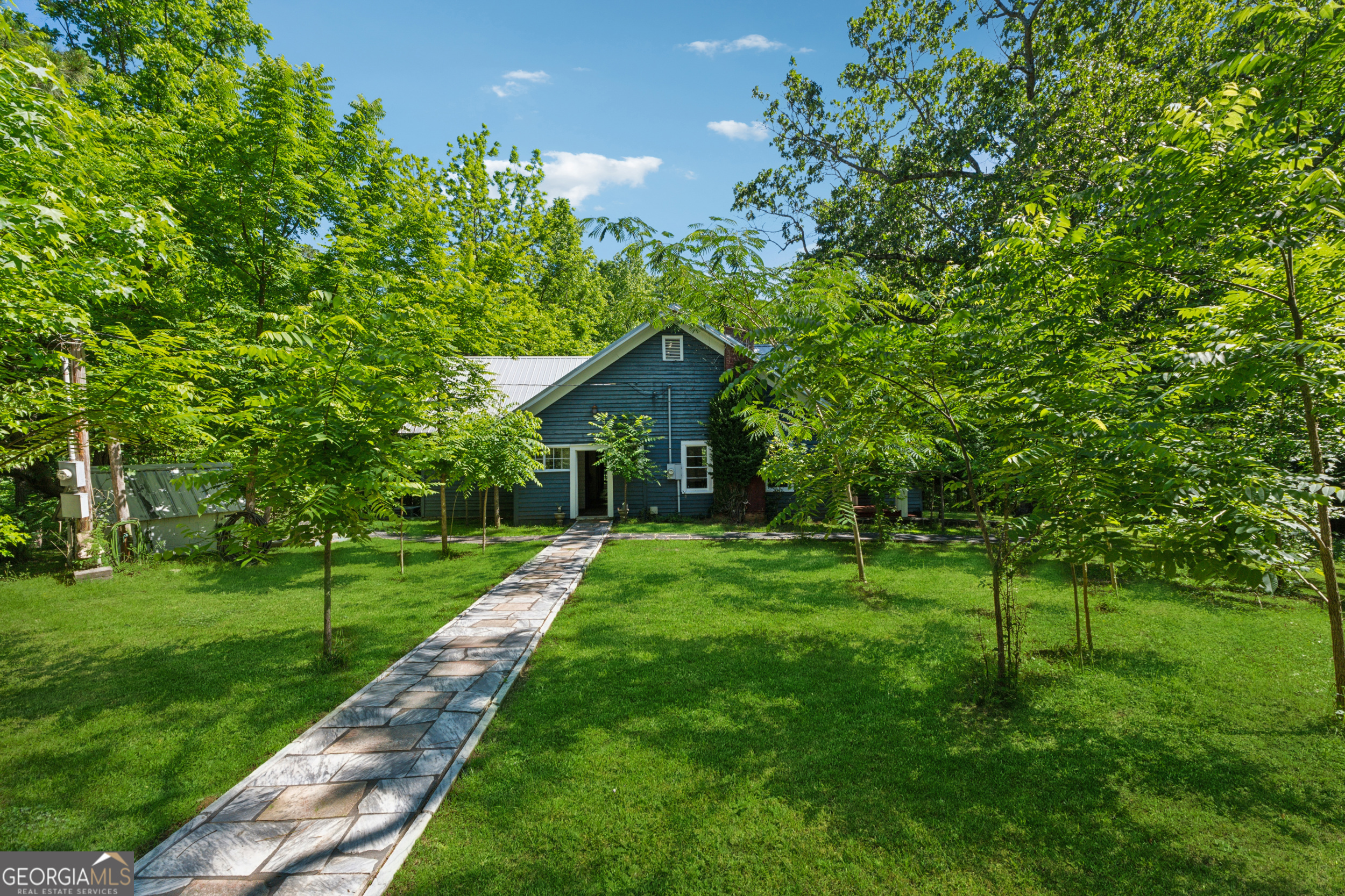 13795 Arnold Mill RD