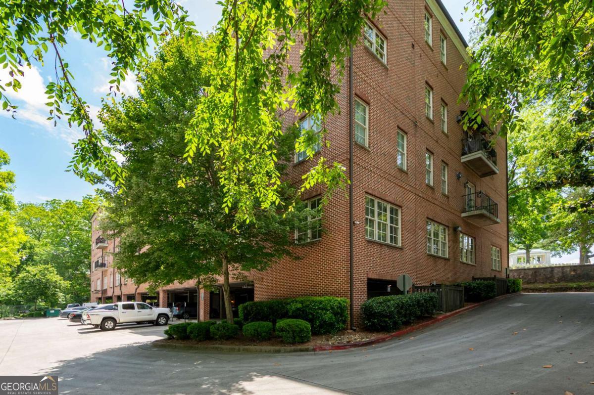Washington Avenue Commons - Residential