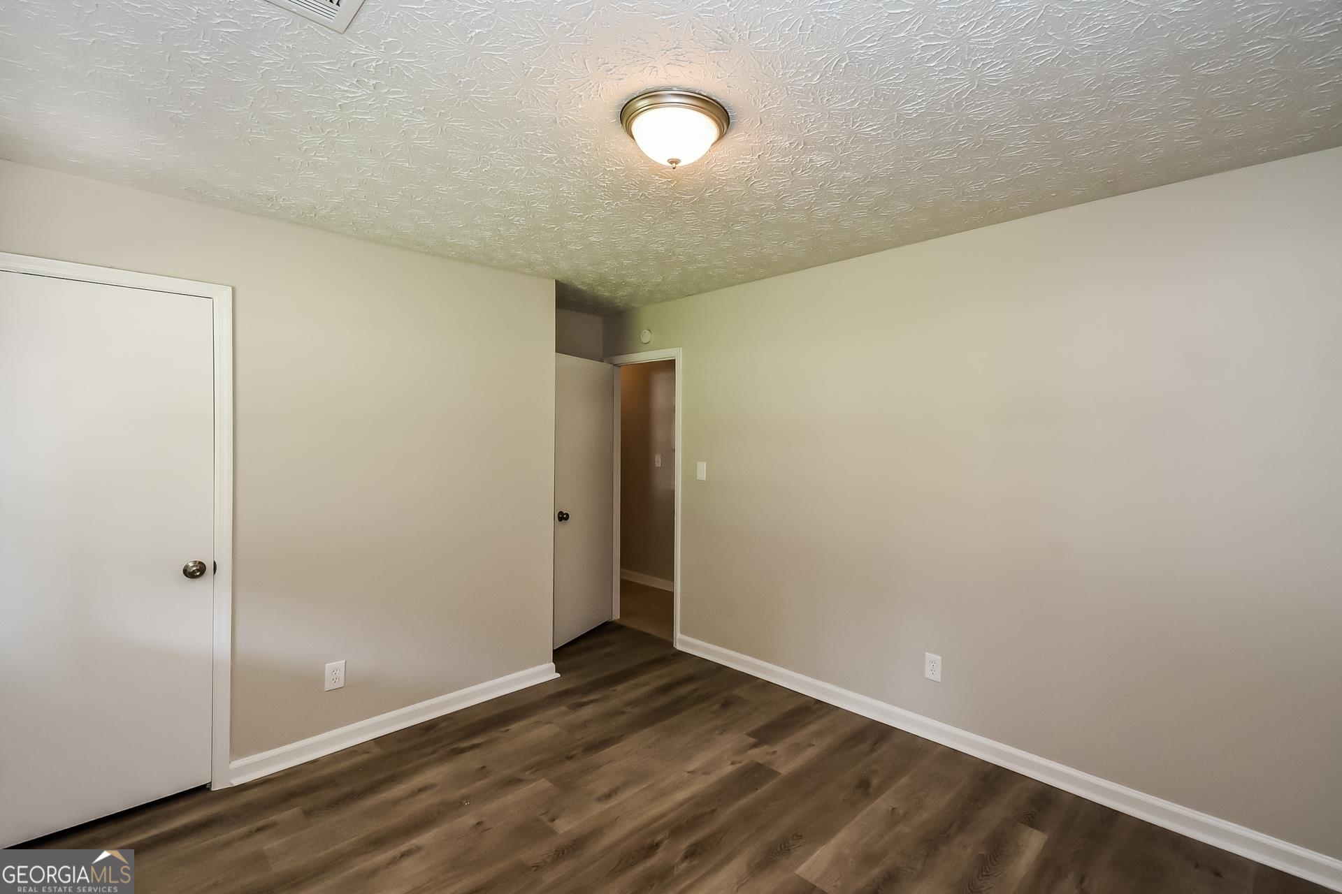 MARTINS BROOK - Residential Lease