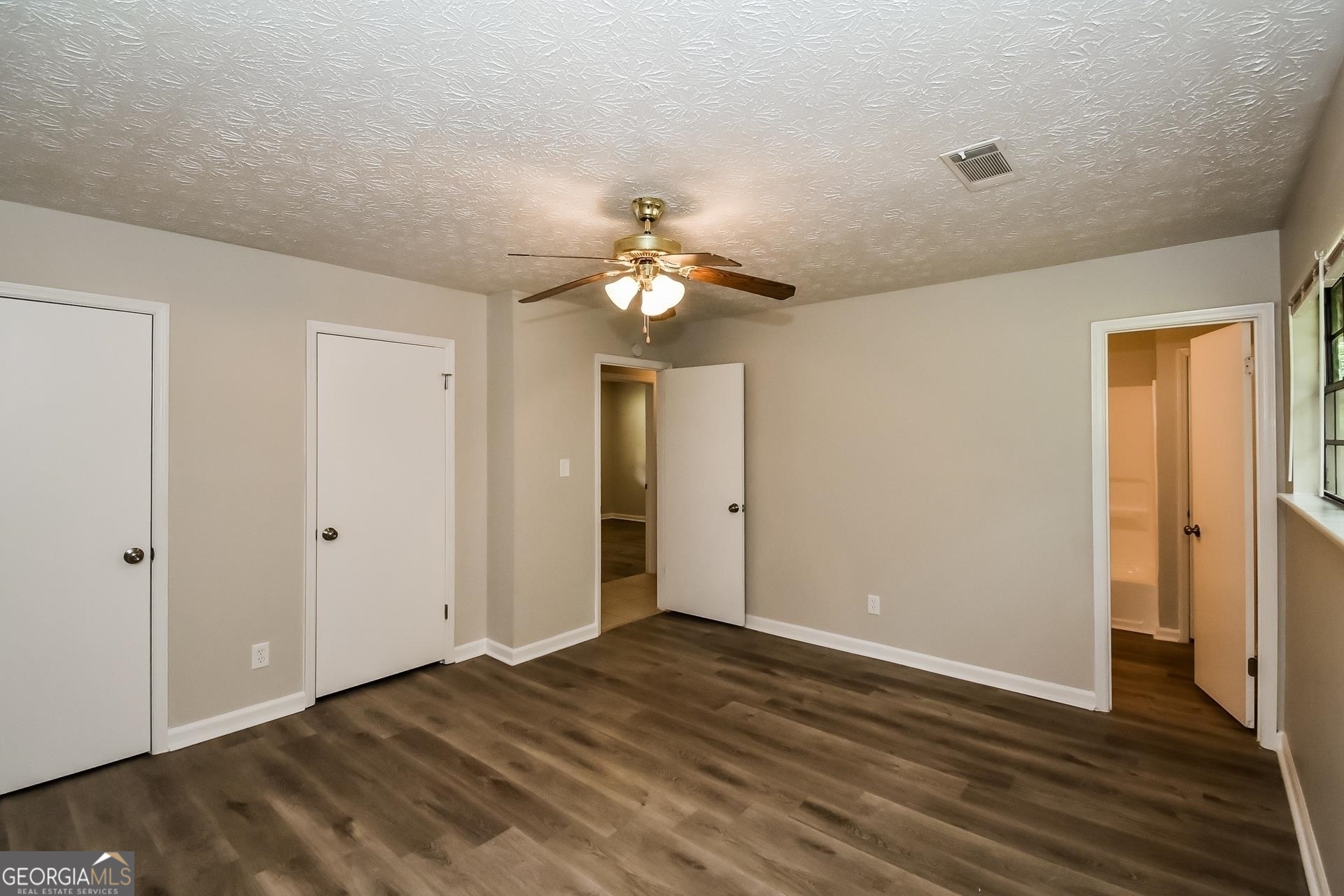 MARTINS BROOK - Residential Lease