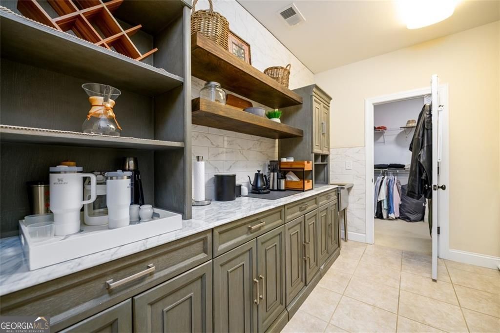 Suwanee, Georgia 30024, United States, 6 Bedrooms Bedrooms, ,6 BathroomsBathrooms,Residential,Active,148484