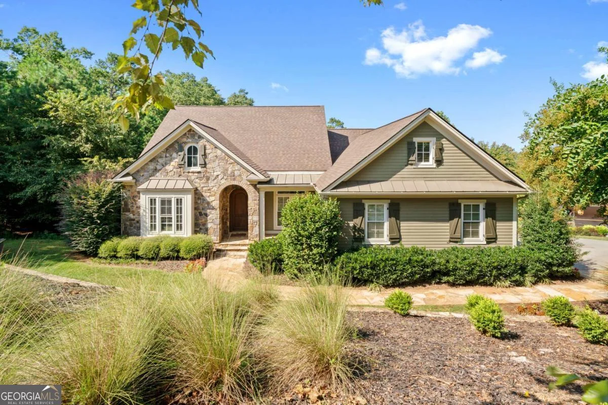 11 York Trace