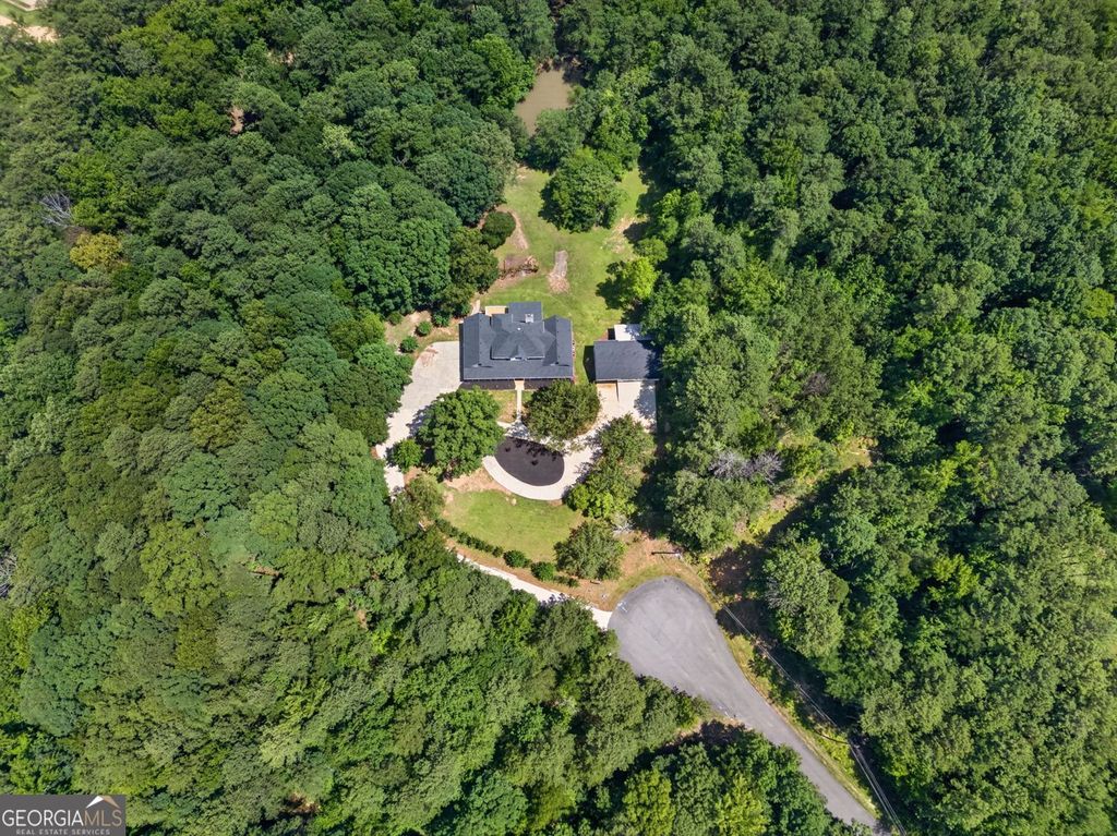 Photo of 5098 Gwendolyn Court NW, Acworth, GA 30101 (MLS # 10801045)