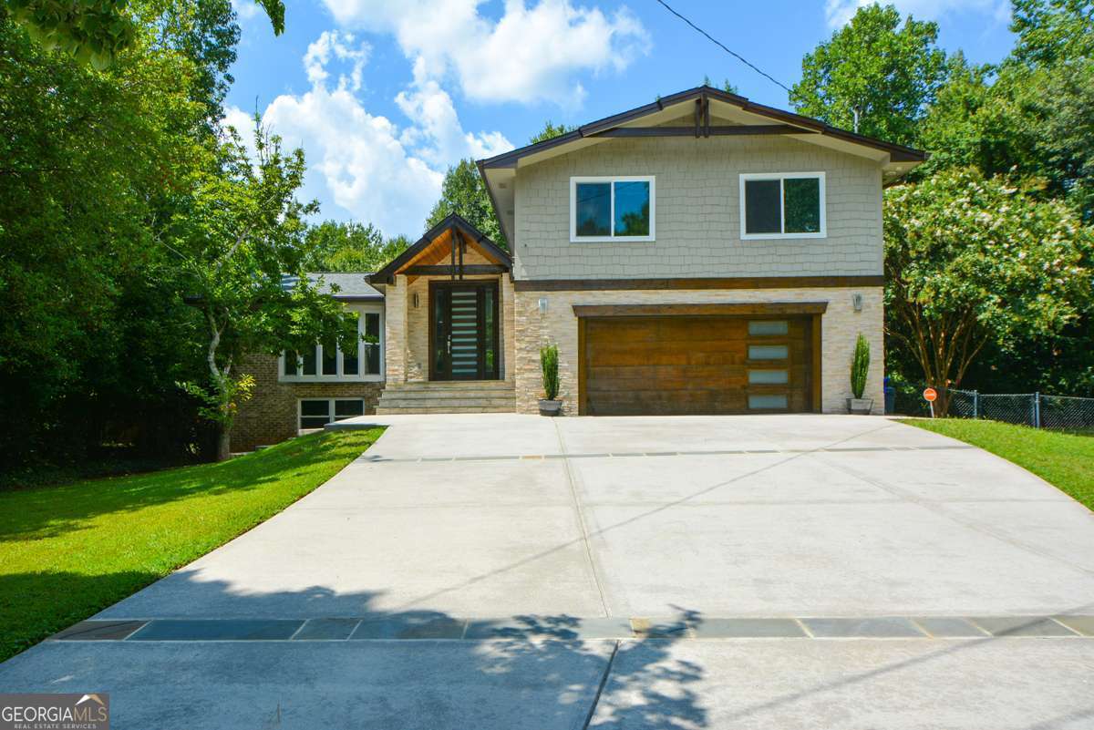 2116 STRASBURG CT