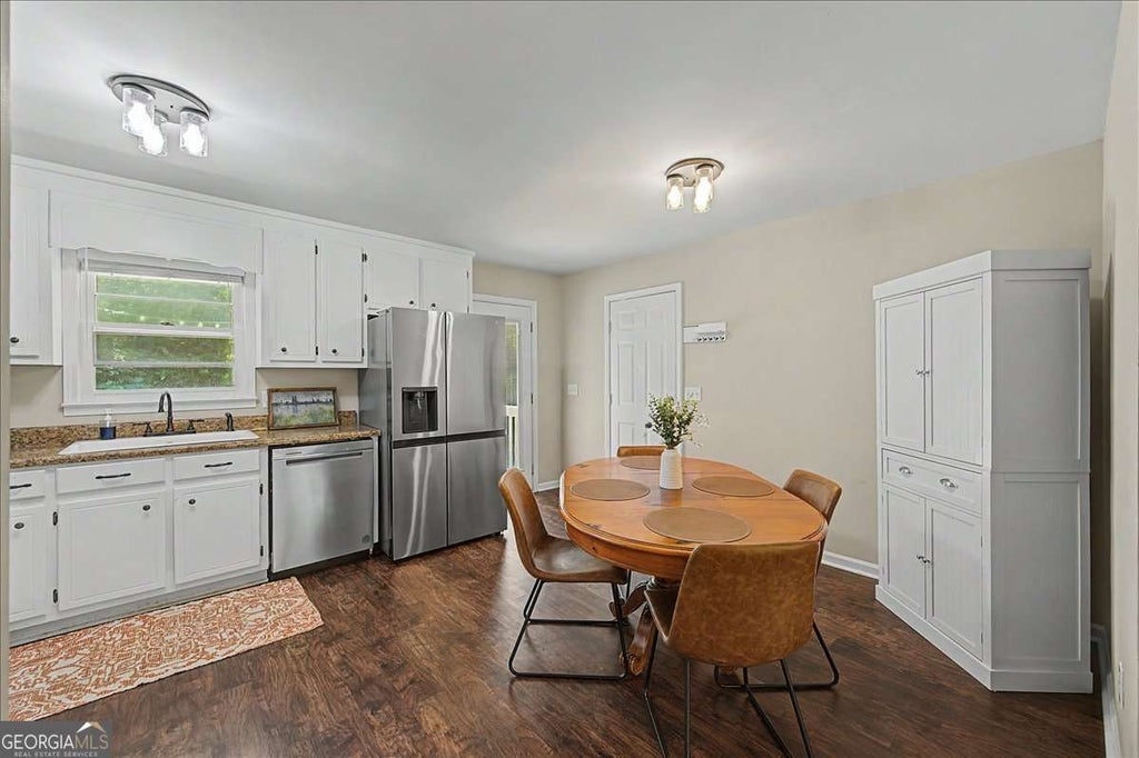 Photo of 558 NE Peeples Valley Road, Cartersville, GA 30121 (MLS # 10827021)