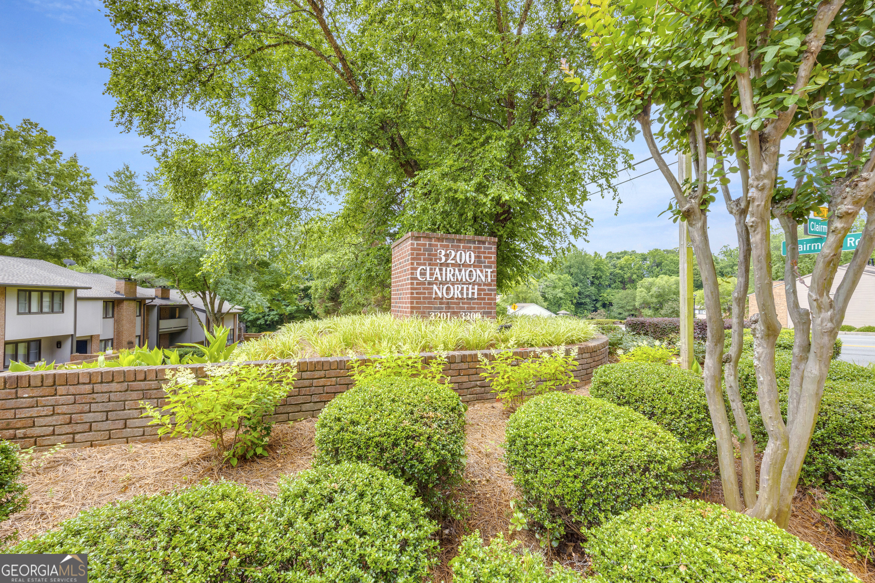 3252 Clairmont North NE