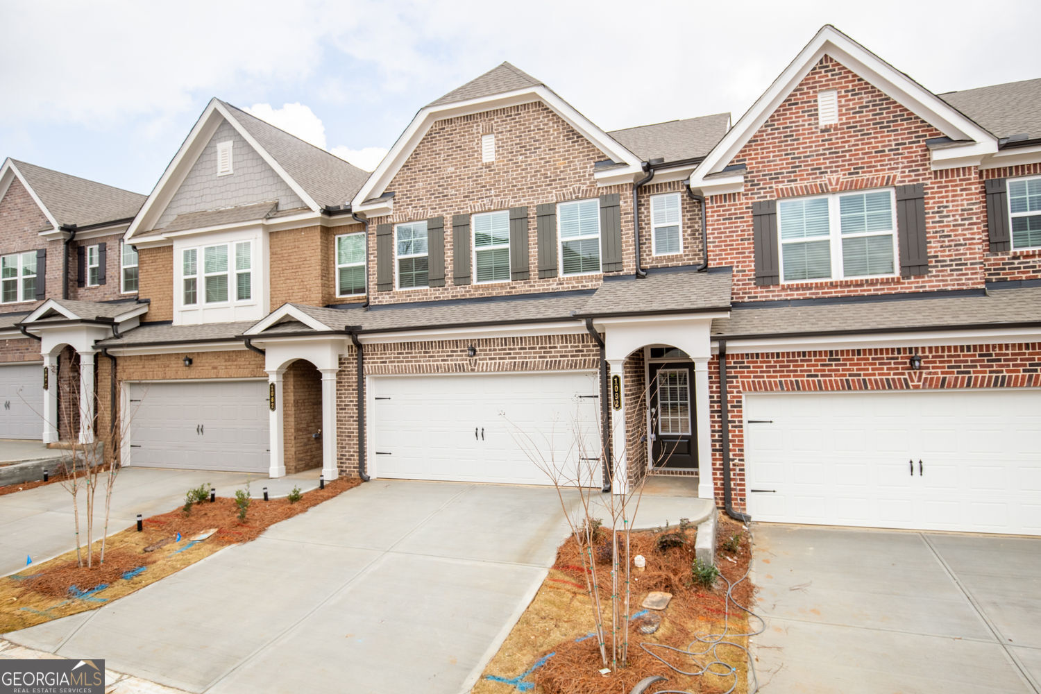 1092 Edwin LN