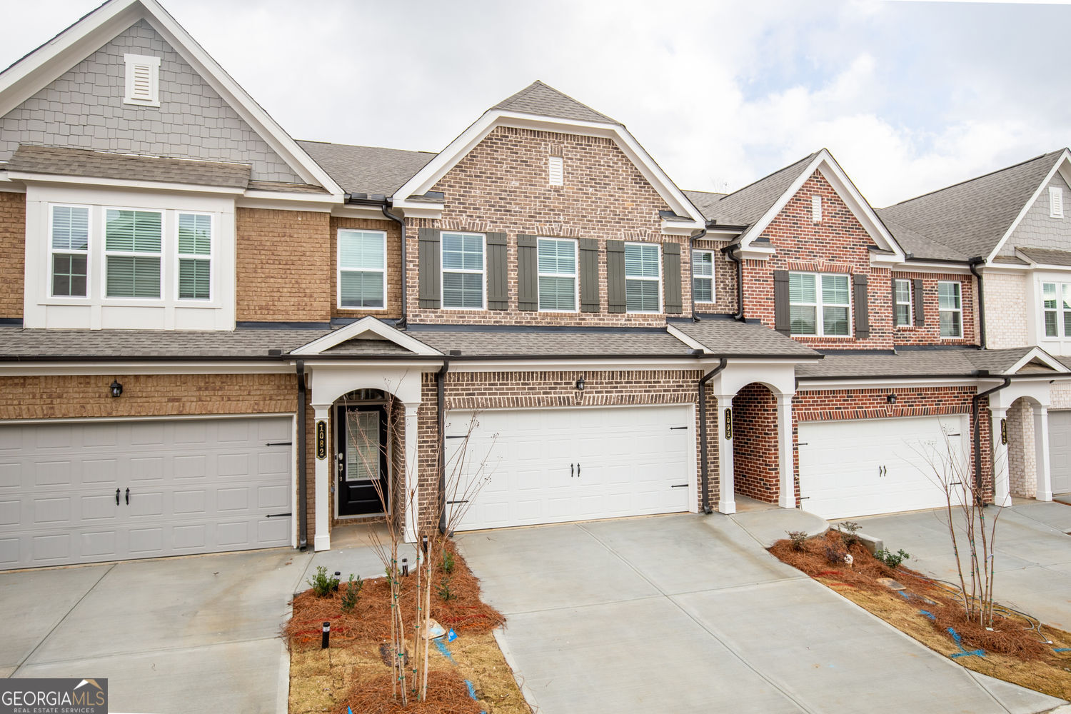 1092 Edwin LN