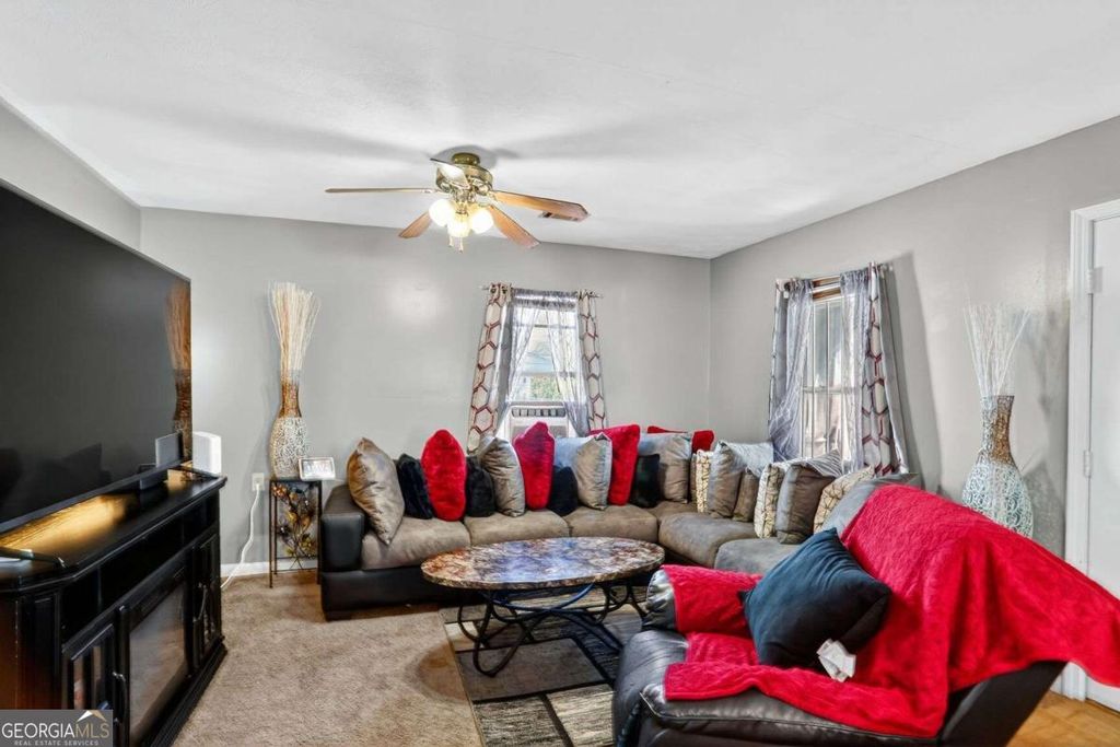 Photo of 985 Farrington Place SE, Atlanta, GA 30315 (MLS # 10678672)