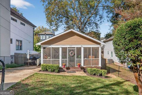 Photo of 985 Farrington Place SE, Atlanta, GA 30315 (MLS # 10678672)