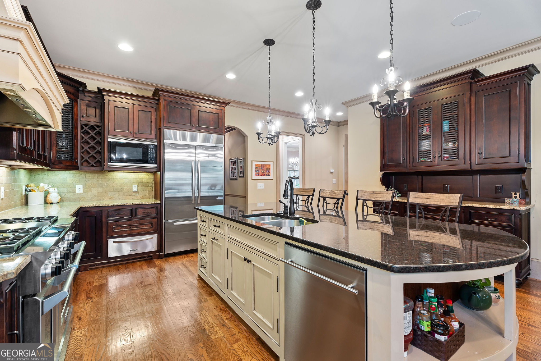 931 Fairfield DR