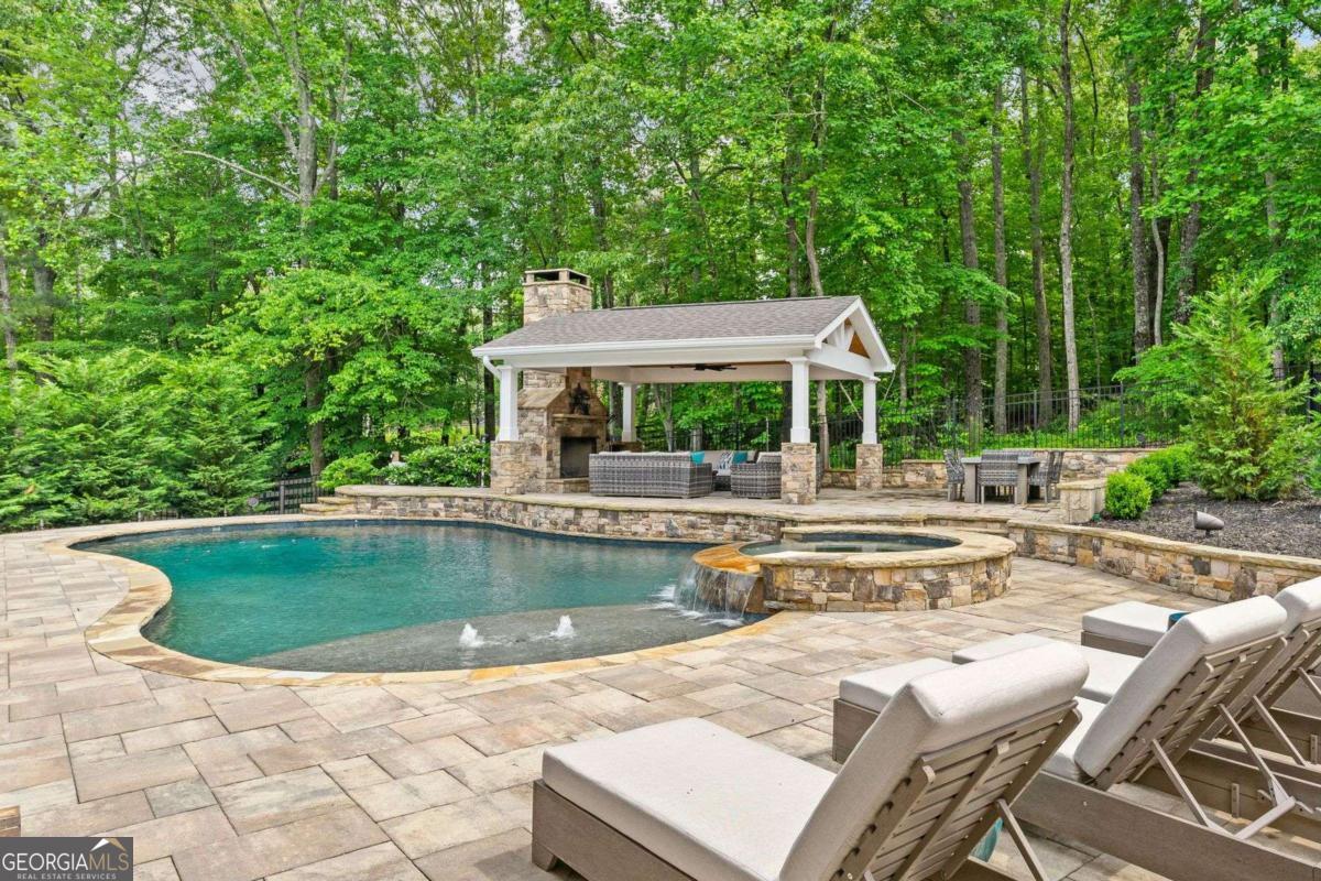 325 Edwards Brook LN