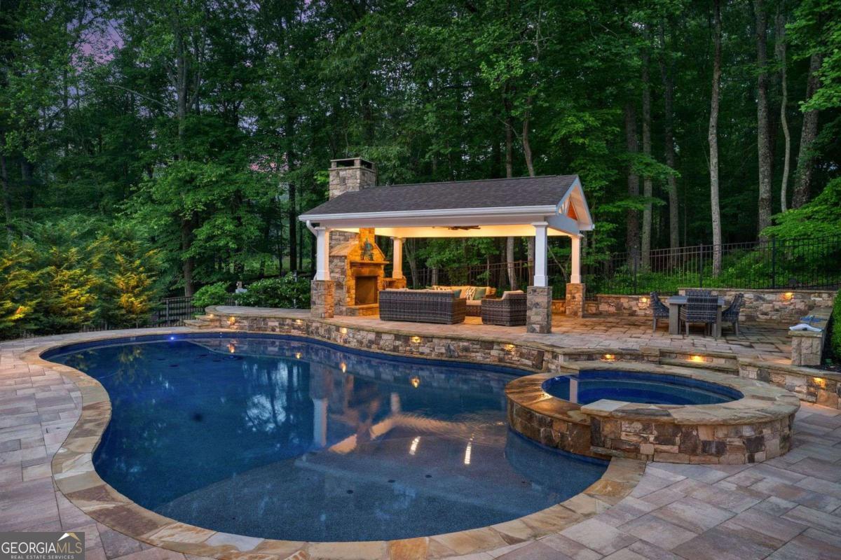 325 Edwards Brook LN