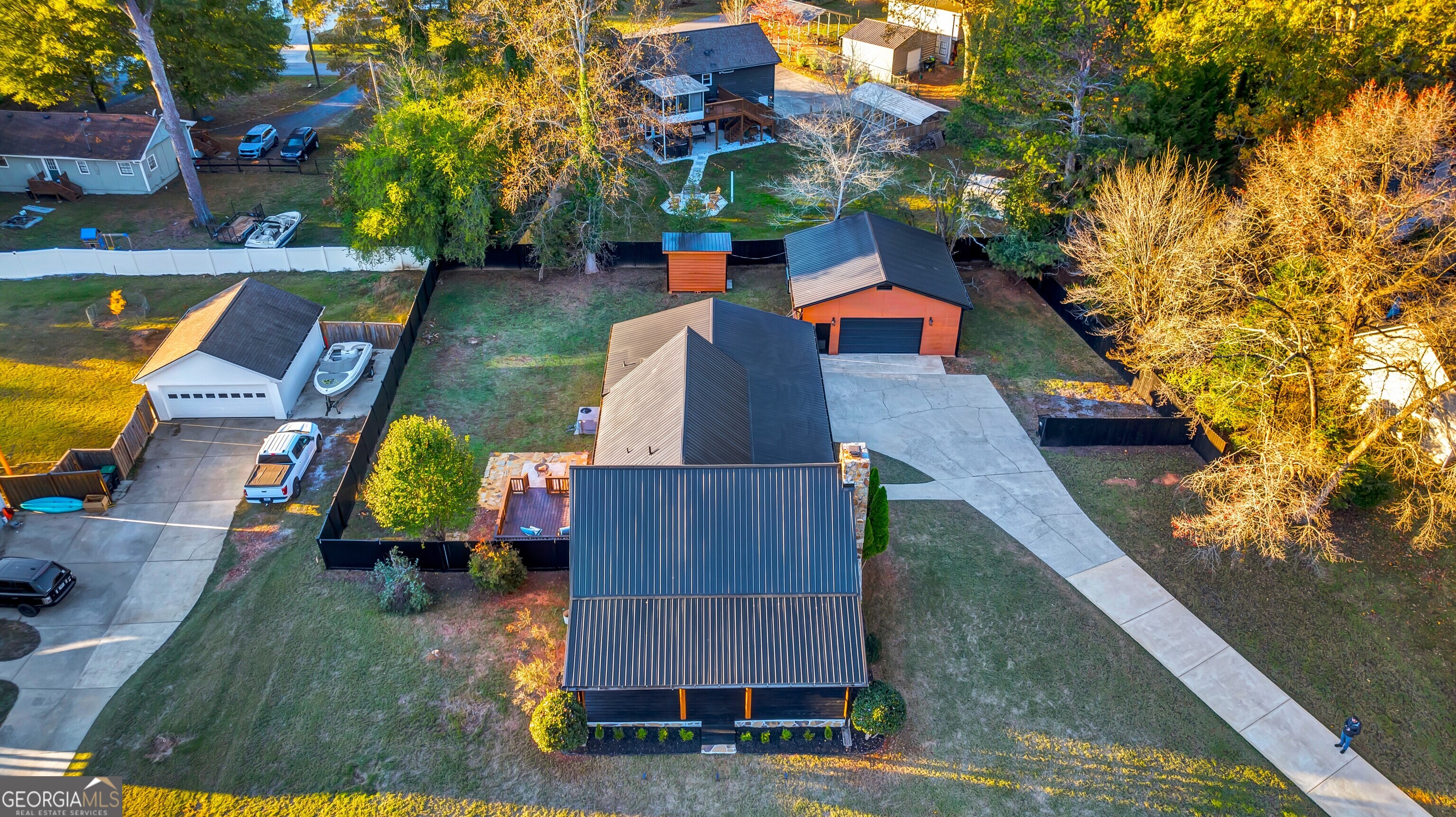 923 Pine CIR