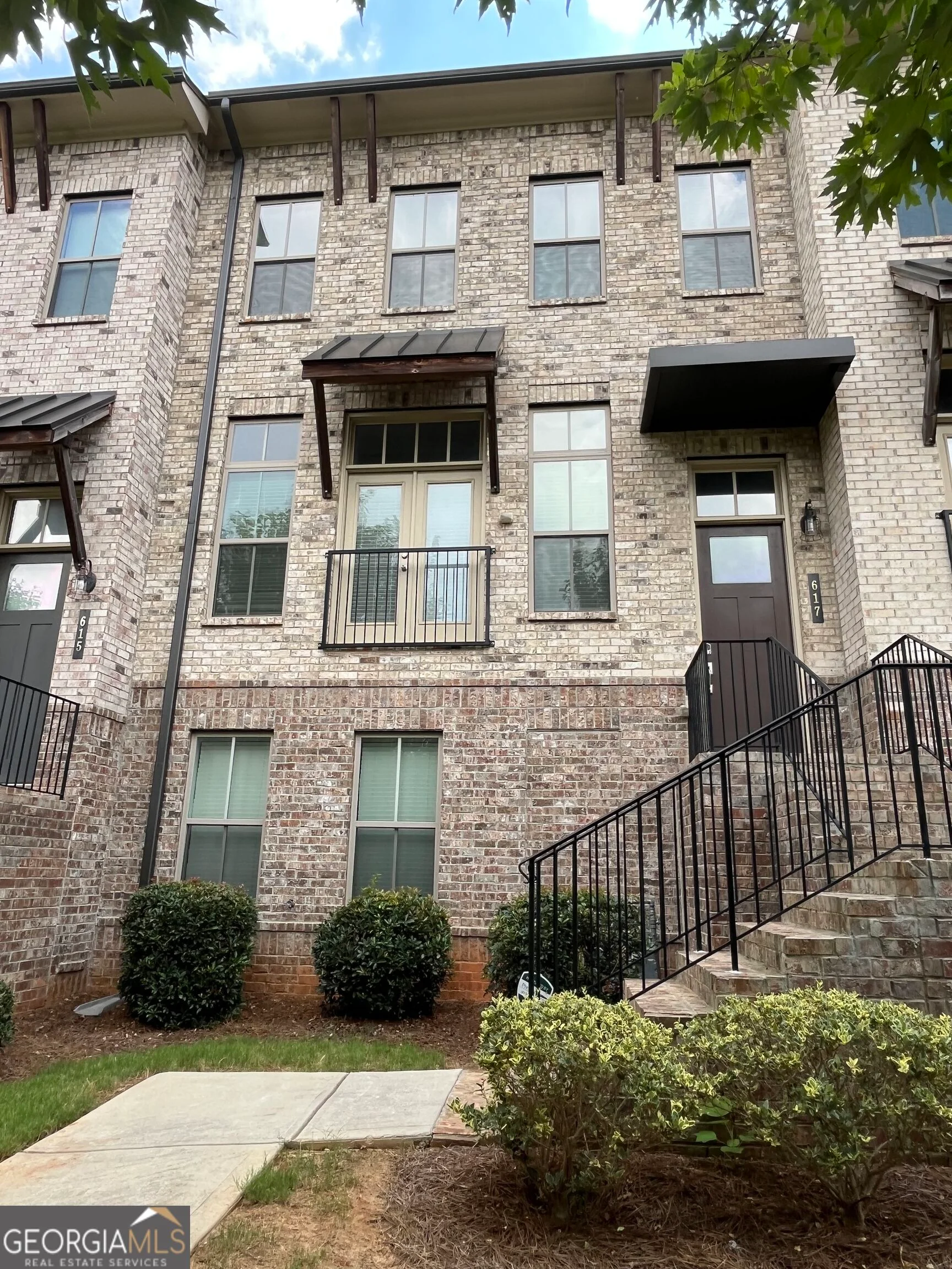 617 Harrington Hills