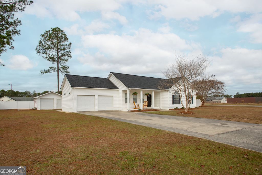 Photo of 6668 Pine Ridge Circle, Blackshear, GA 31516 (MLS # 10652784)