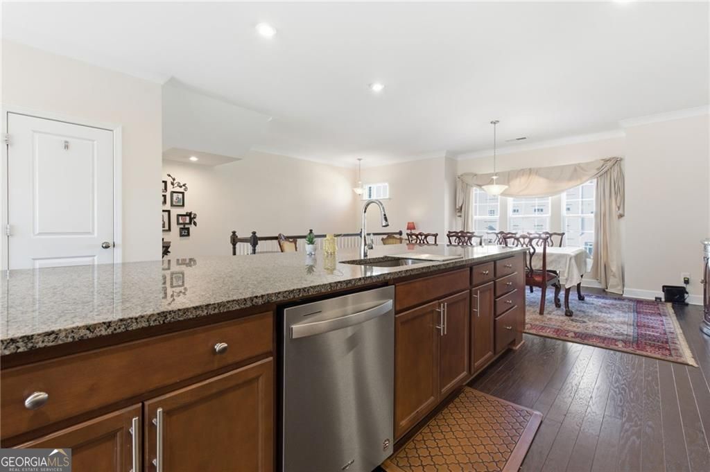 1049 Caruso DR