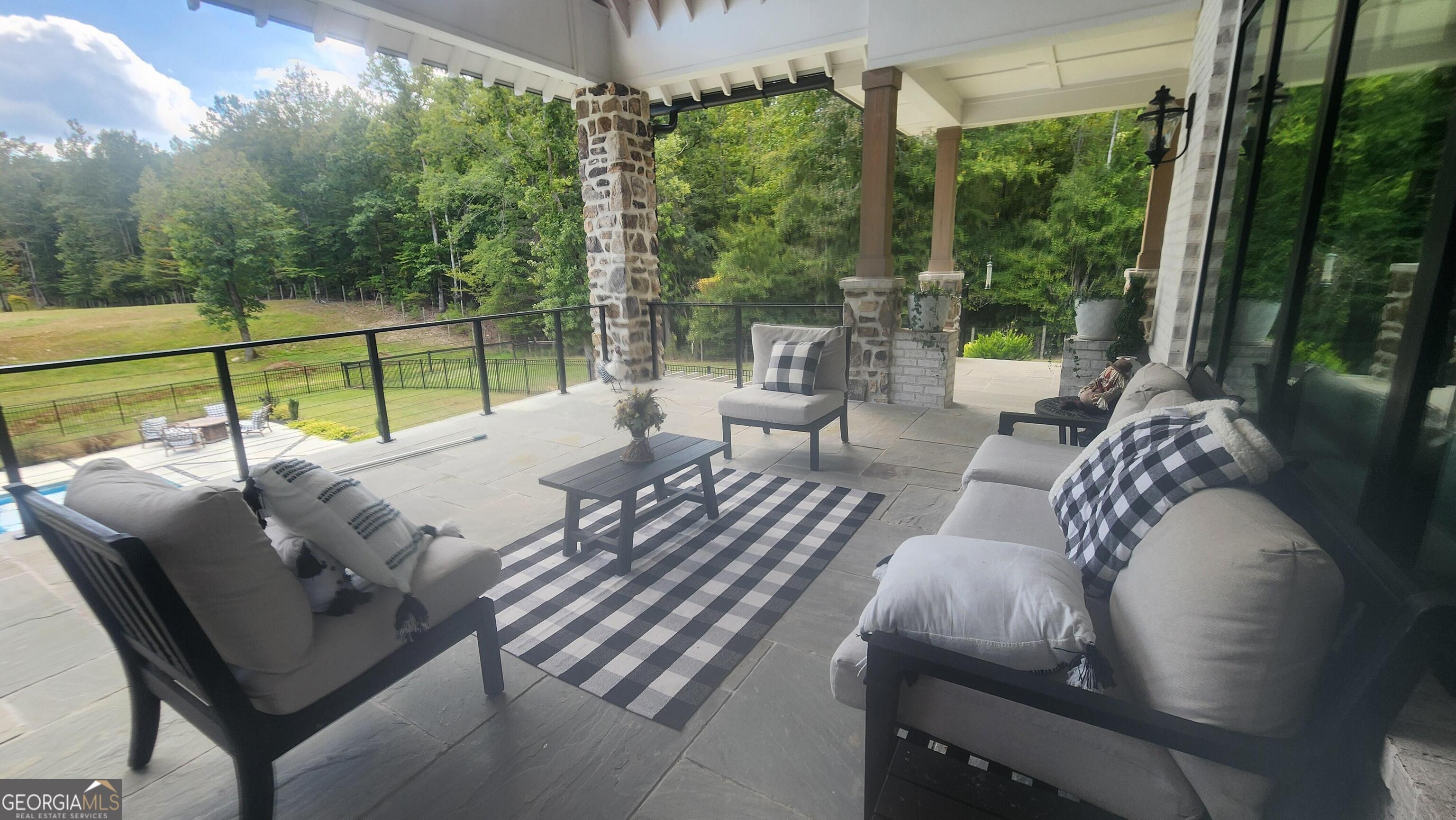 155 Green Meadow LN
