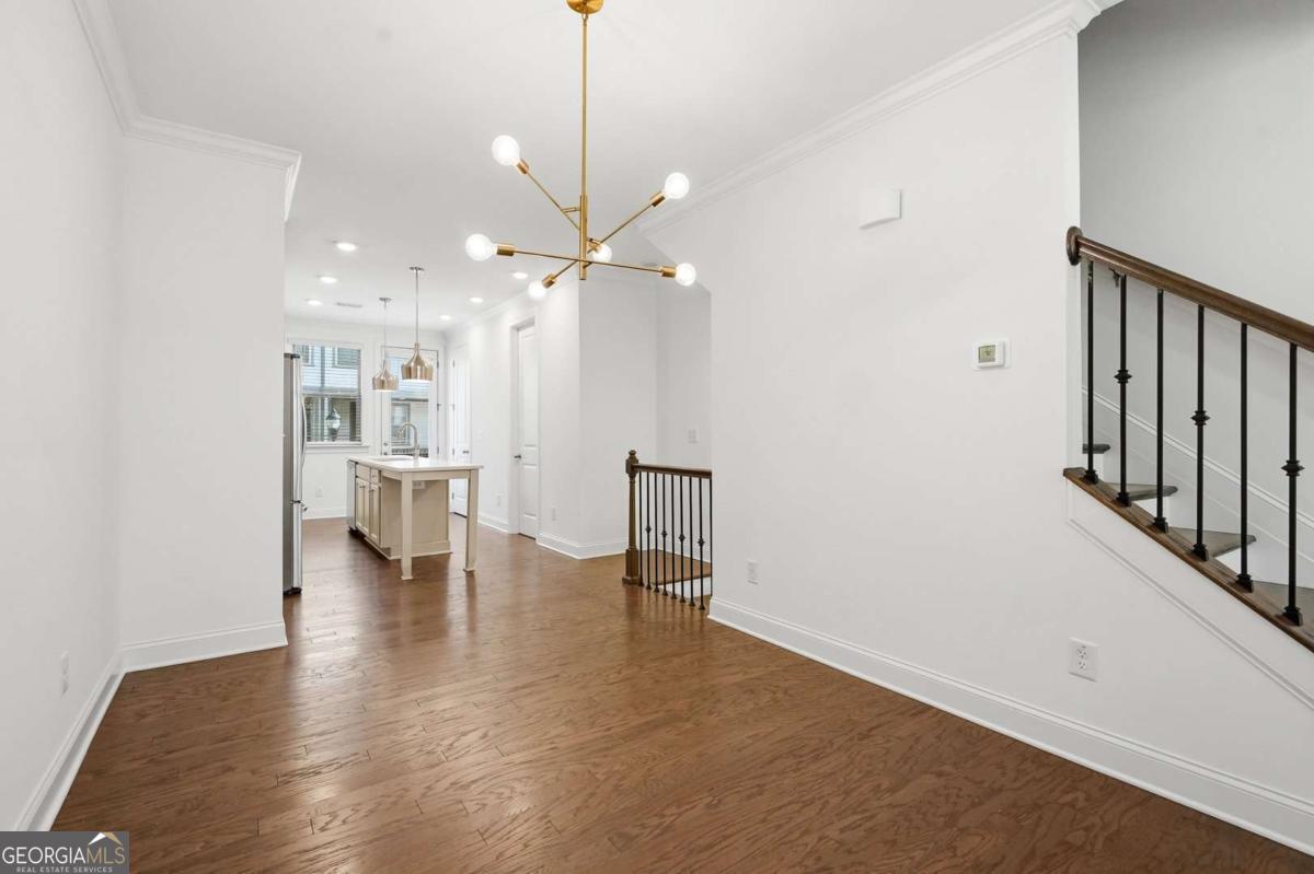 2438 Figaro DR
