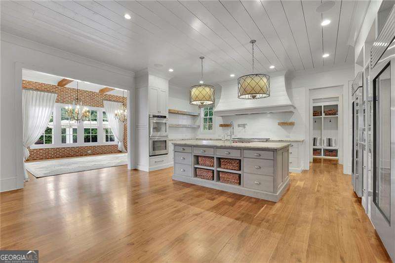 710 Cox RD