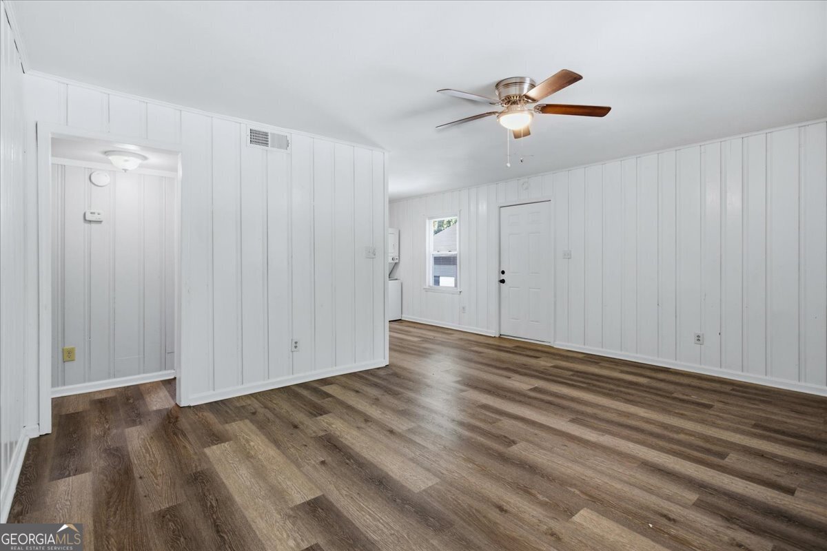 1386 Bryan AVE