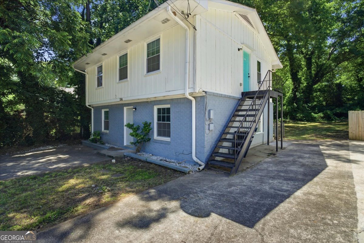 1386 Bryan AVE