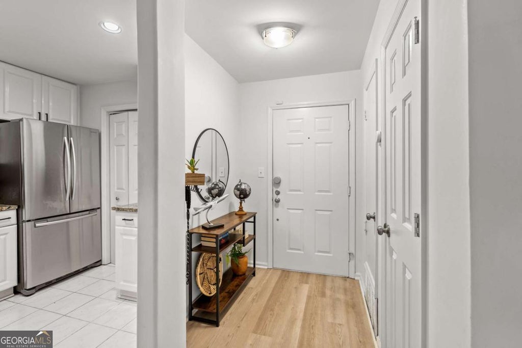 Photo of 209 14th Street NE #102, Atlanta, GA 30309 (MLS # 10784003)